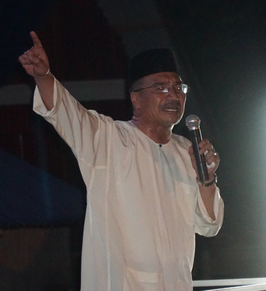 Sembrong Kita tweet media