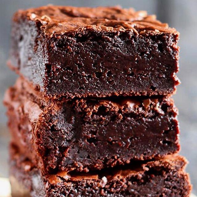 MgSavvy's tweet photo. Healthy brownie : avocado, peanut butter, stevia, sugar free cocoa powder 🔥❤️🔥❤️
-
-
-
-
-
#ahealthynut #veganbreakfast #healthyfood #plantbased #healthyeating #healthyfoodshare #fitfood #vegetarian #veganfood #vegan #peanutbutter #peanutbutterbr… https://t.co/0hq4ZXiPuy https://t.co/appLBZxEd4