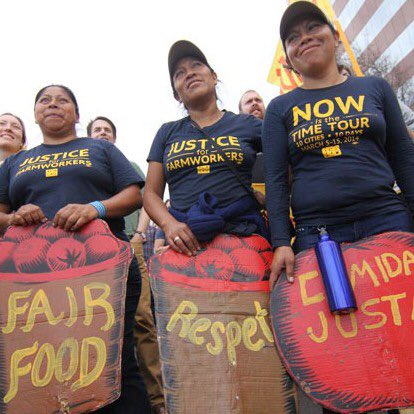 MomsUnitedChi's tweet photo. #MayDayChi #BreadAndRoses not borders, prisons, poverty wages. Event page: https://t.co/0XOJLAWKzo NotOneMore #FreeThemAll #BasicWage #UniversalHealthcare https://t.co/xEYio21bjD
