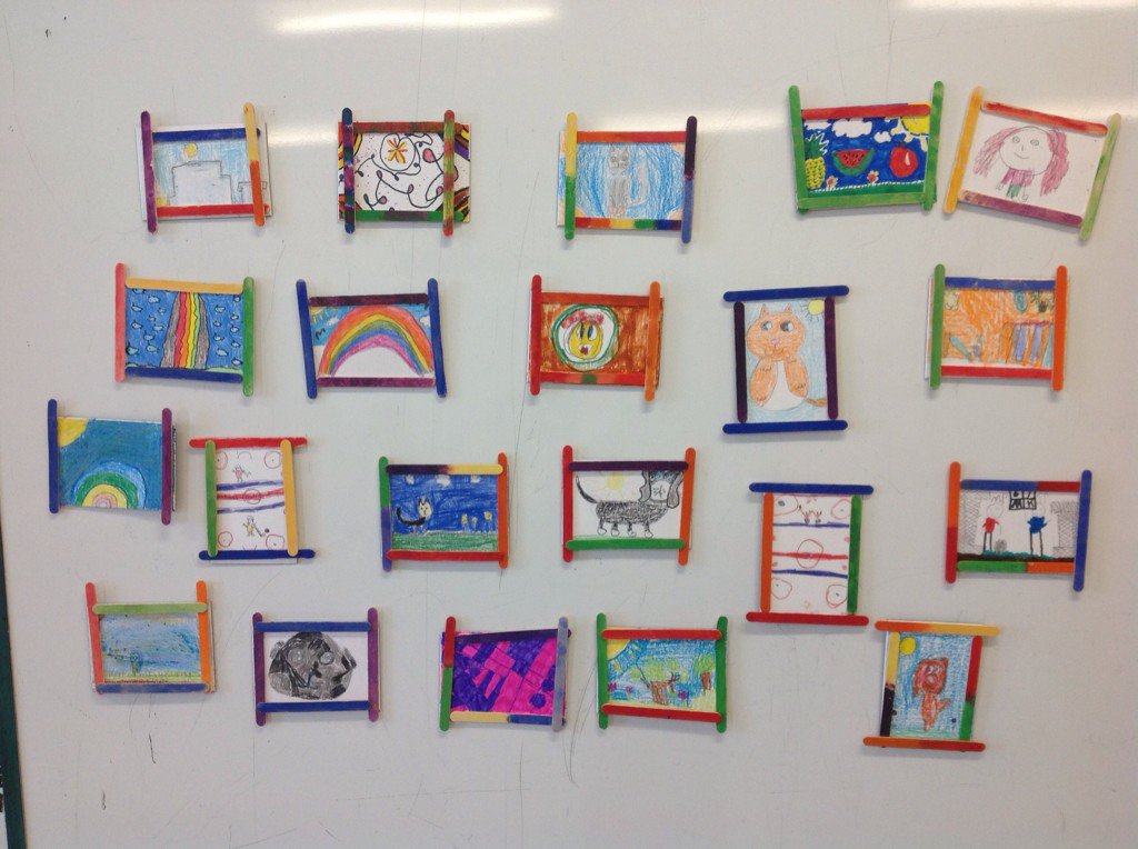 GradeThrees's tweet photo. Making picture frames and putting a magnet on the back@MatthewRocks2 #scienceisfun https://t.co/Ry8Pg7KCjp