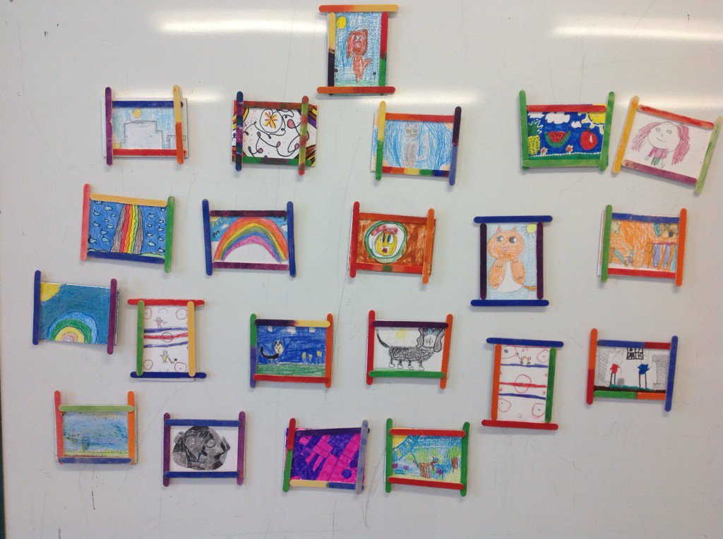 GradeThrees's tweet photo. Making picture frames and putting a magnet on the back@MatthewRocks2 #scienceisfun https://t.co/Ry8Pg7KCjp