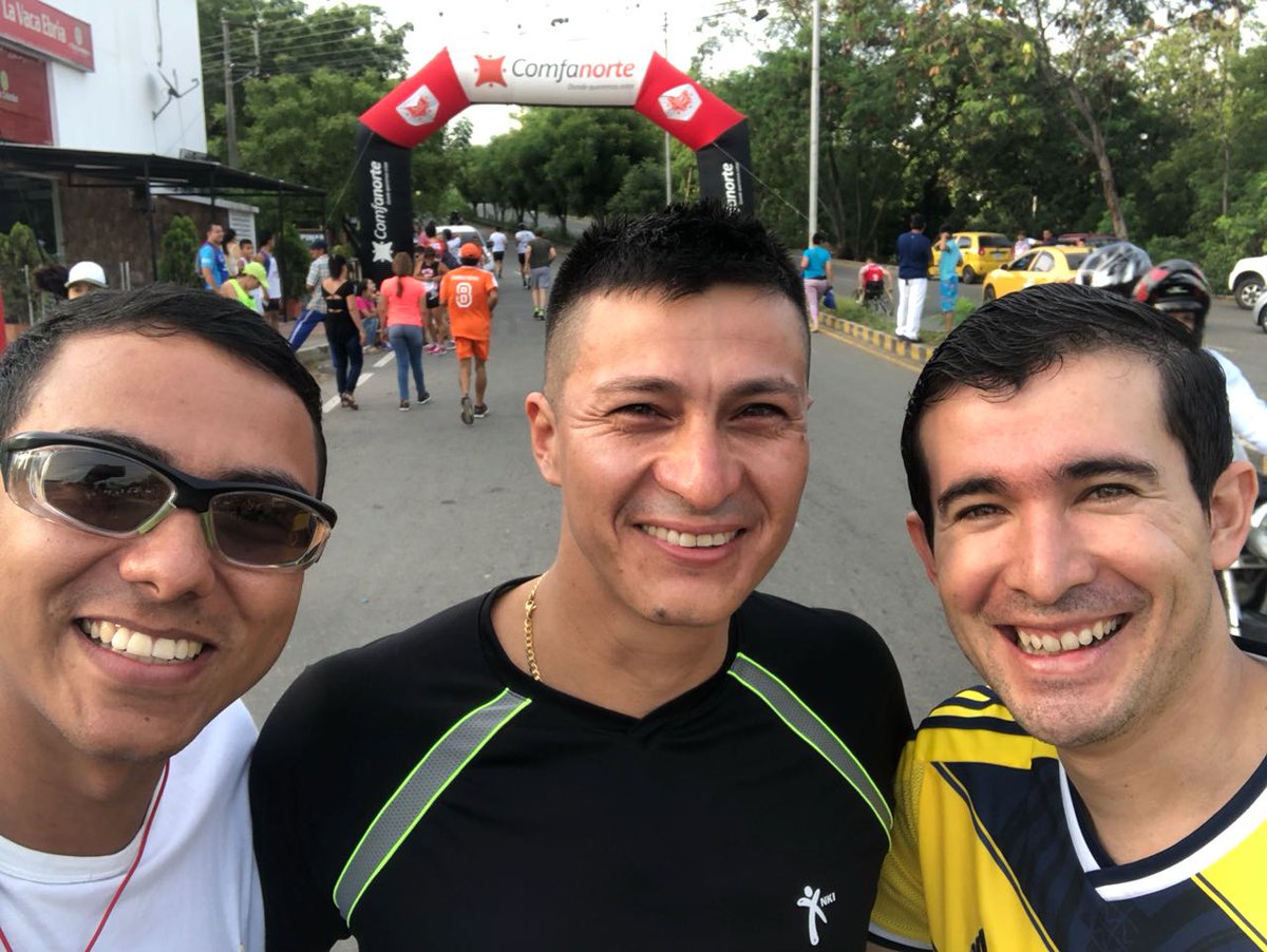 Leinho_Sepu's tweet photo. El #TeamCemex en la carrera atlética del 1ro de Mayo. #Fit4Life @CEMEX_Colombia https://t.co/gfJ0TCdsQF