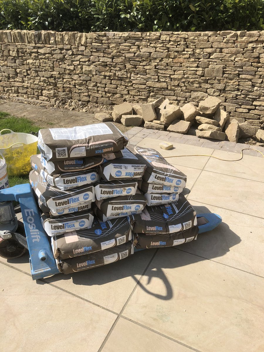 leedstilers's tweet photo. @Andrews_Tiles @leedstilers @tilemasteradhes @TilemasterTeam @tilemastercraig #levelflex #levelled #leeds #harrogate #tilingprep #tilingouyside #mattinginmoring #20mm #PorcelainTiles #ctd @CTDTrade @ctdtiles @architecttiles @ctd @Dural_UK @DesignHounds @InteriorDesign @tsjmag https://t.co/zzSOgaWzxz