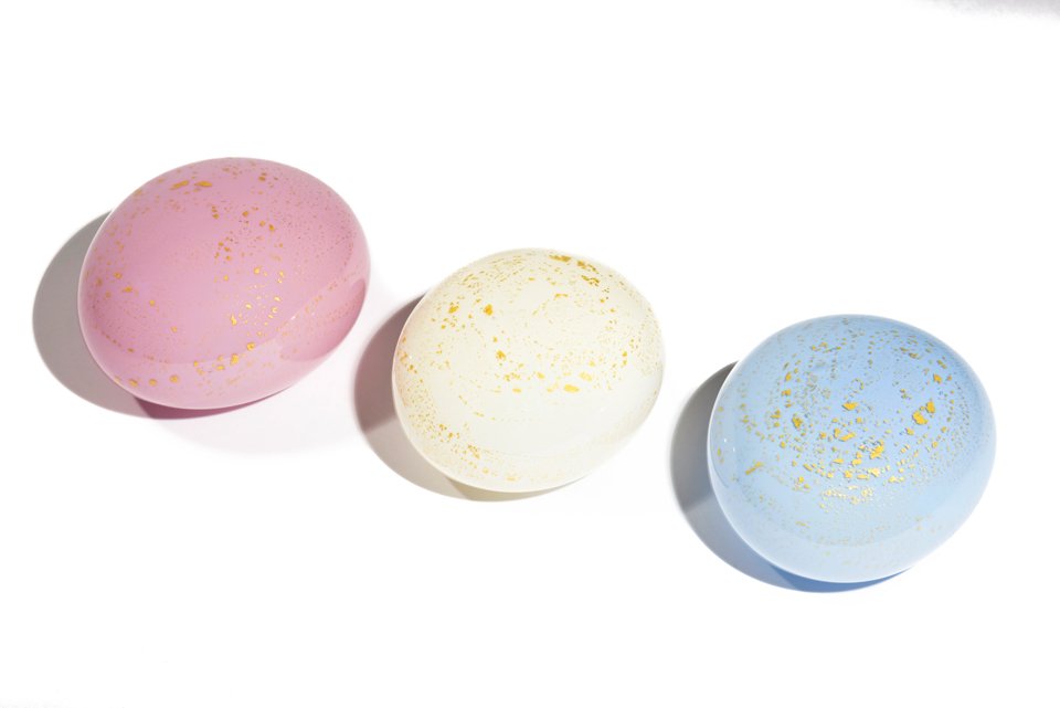 #MemorialsMoment Created by British artisans these urns are designed to safe-guard Children's ashes. Blowing glass in this way allows for a hollow one piece urn to be produced that can be filled with ashes &amp; sealed with a cap. For more information visit securehaven.co.uk/contact-us