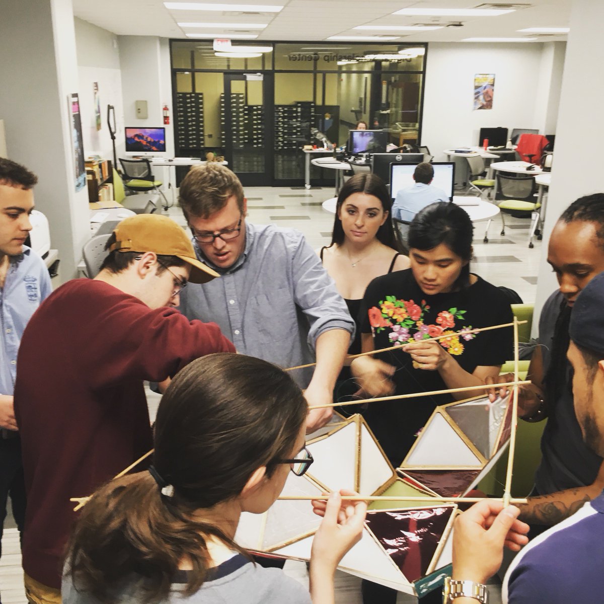 zengirl2's tweet image. RT @zengirl2: A secret project for our #climatecode show on Friday #arduino #art #architecture @TempleUniv @TylerSchool @templearchitec  @templedsc