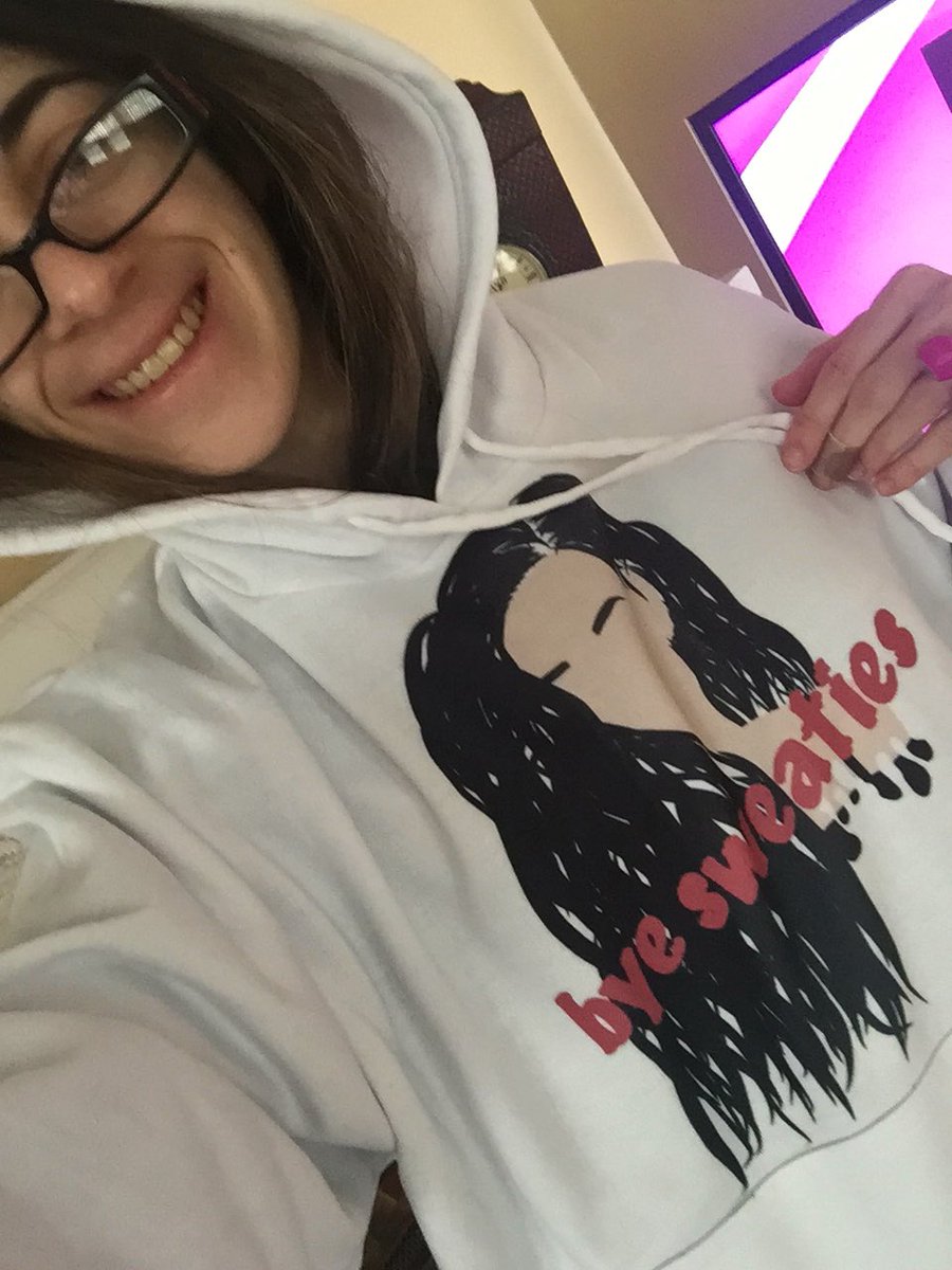 lexicree2's tweet photo. Good afternoon 🌞😃 sweaties @iamshylaoliver #ShylasMerch https://t.co/HtGUwiBoKN