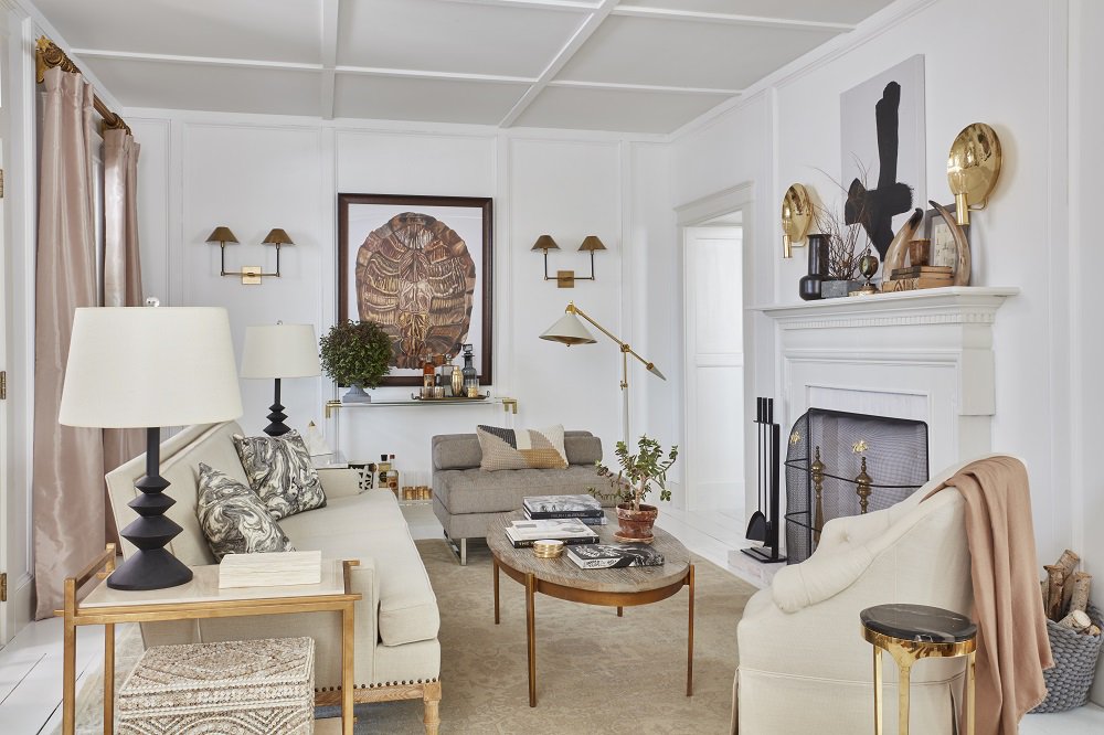 Cool blush tones let the bold pieces in this room stand out! Start your summer look with the link. low.es/2r286fh