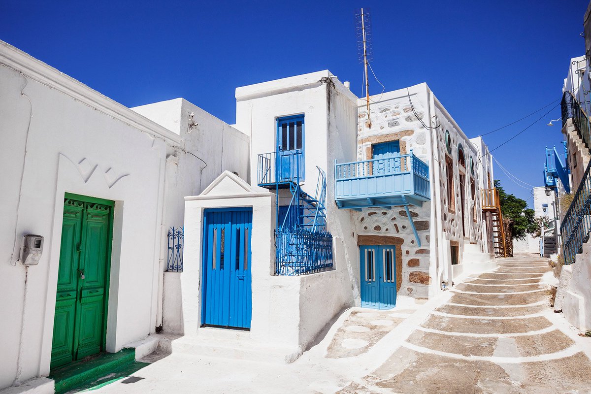 DiscoverGRcom's tweet photo. When this much effort goes into an island’s doors and stairways, just imagine how welcoming the people of #Astypalea are going to be. #DiscoverGreece #Dodecanese #wanderlust #islandhopping #twwt 
📍 https://t.co/acfoauJV8E https://t.co/XwZfuFMCmM