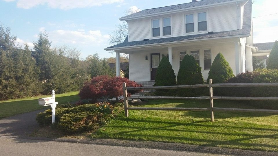 appleinsure's tweet photo. As warm weather approaches, give your home a good overview, inside and out, for any maintenance that needs to be done after the winter months. It is also a good time to review your Home Insurance. Give us a call! (410) 256-5800 https://t.co/NCdtZDxy24