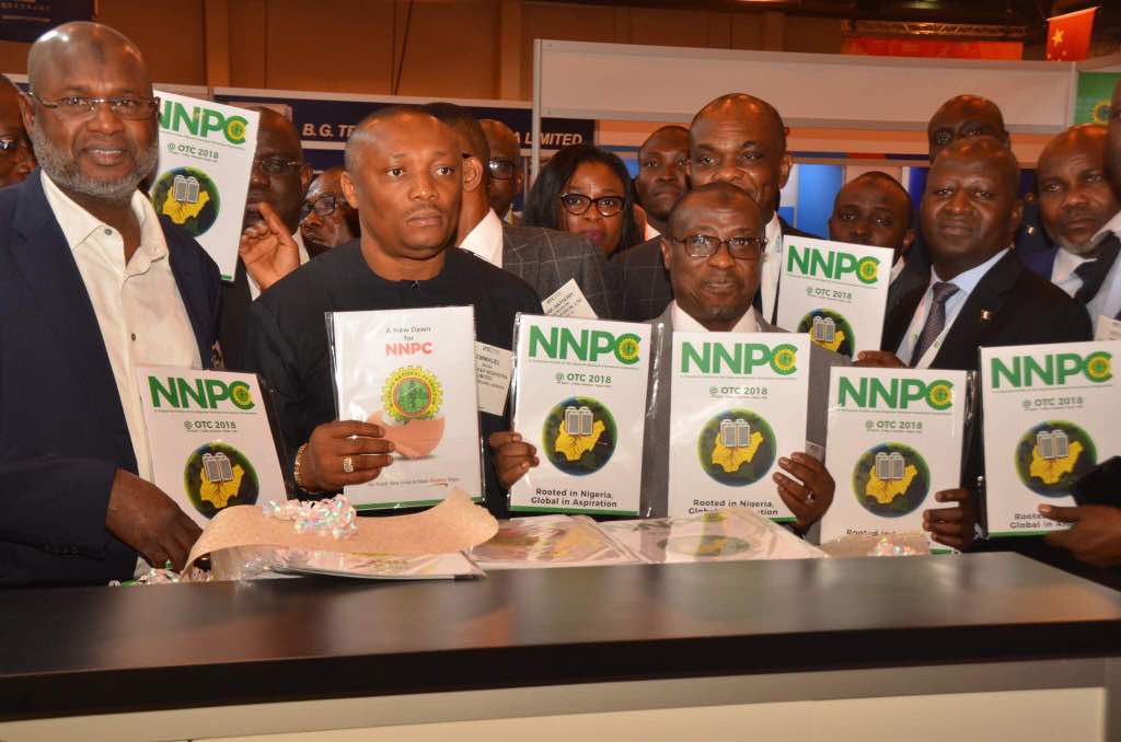 HonEmmanEkon's tweet photo. Today alongside @DrMKBaru, the GMD and top echelons of @NNPCgroup, flagged off the opening ceremony of this year's Oil and Gas Technology Conference in Houston, Texas. https://t.co/nCqQbokOXk