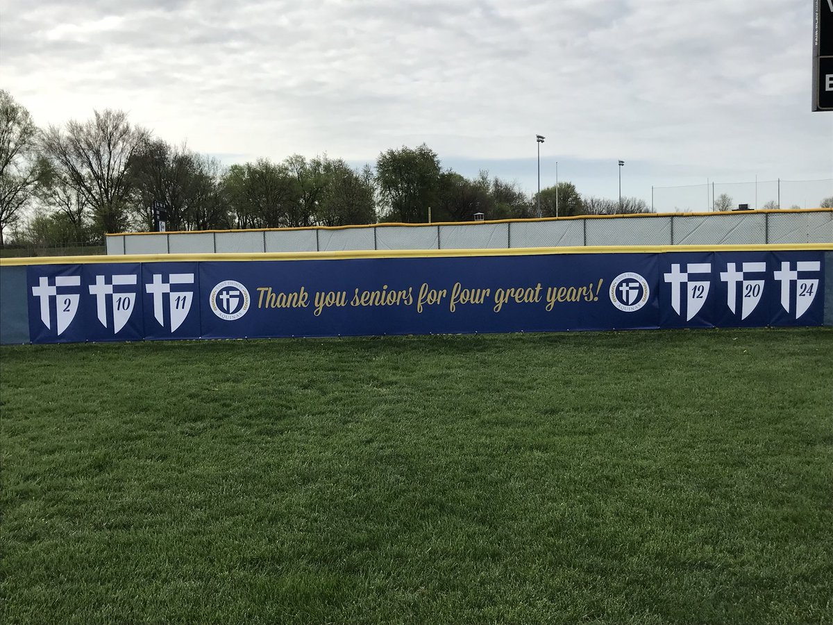 Taylorjayhawk's tweet photo. Six Aquinas seniors will play their last home game today. Congrats Claire Heiman, Morgan Taylor, Katie Hill, Bailey Zuniga, Annie Temple and Regan Loftus.! https://t.co/14TgSUlOcC