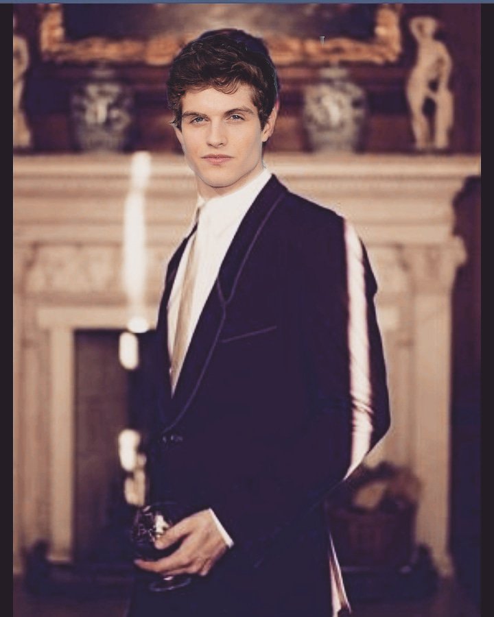 Odingodd's tweet photo. @kieracass @MrCassbah Daniel Sharman is The Perfect Maxon 😍👑 #danielisMaxon #DanielIsMaxonSchreave @daniel_sharman @kieracass 🙏💞👑 (My Edit) https://t.co/JAyeCW2YZh