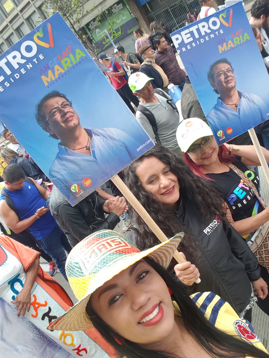 marthaperaltae's tweet photo. Estamos en la marcha de la Paz en la marcha de la esperanza por un mejor país! #1DeMayo   #PetroPresidente @MovimientoMAIS @ONIC_Colombia https://t.co/IjM9Dgqf7K