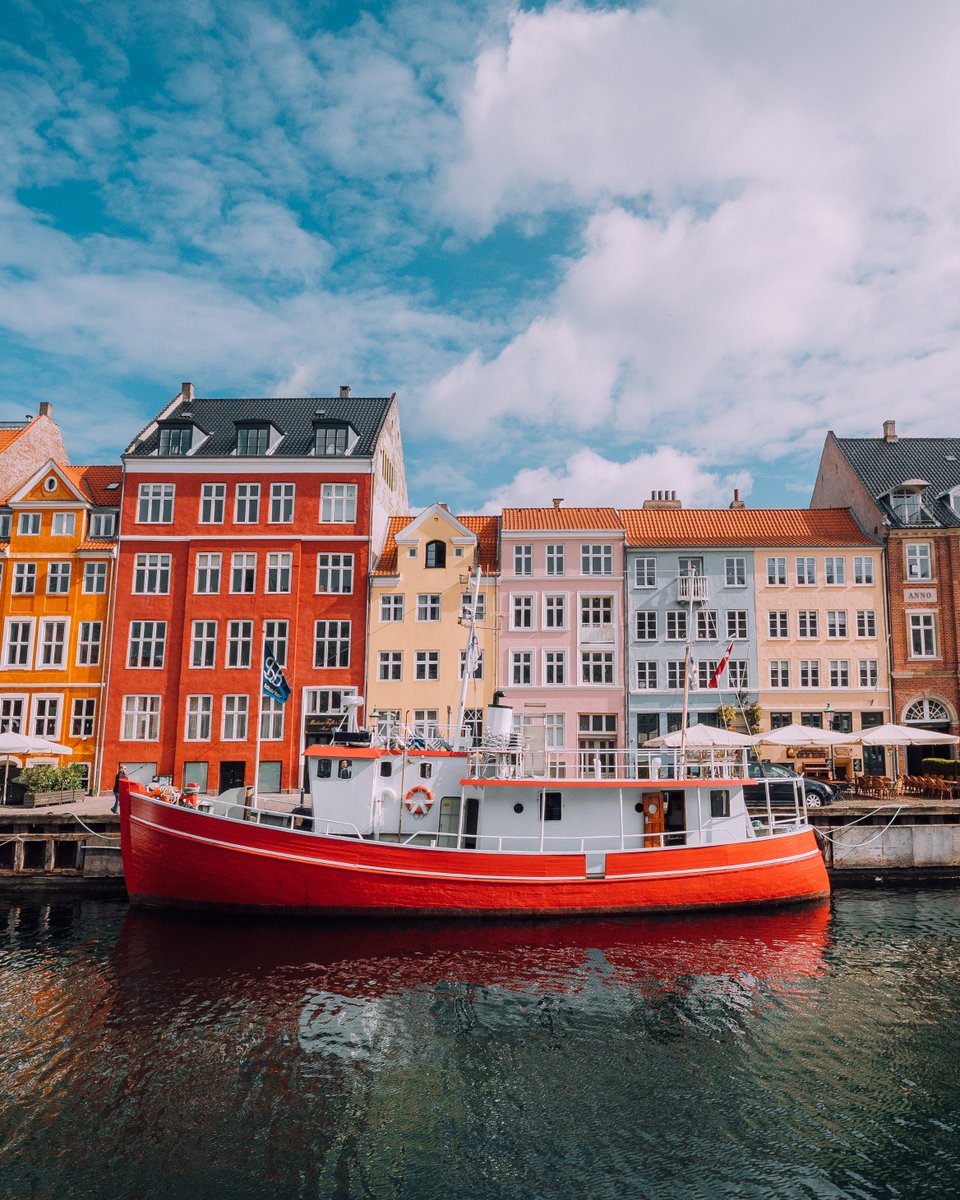 BrunoMaltor's tweet photo. 🚢🏠
Un des spots les plus connus de Copenhague : Nyhavn. On en parle de la couleur des maisons ? 😍
#copenhague #copenhagen #kopenhagen #denmark #interrail @interrailfr #interrailexperience #voyage #blogvoyage https://t.co/Qe4yDBSllx