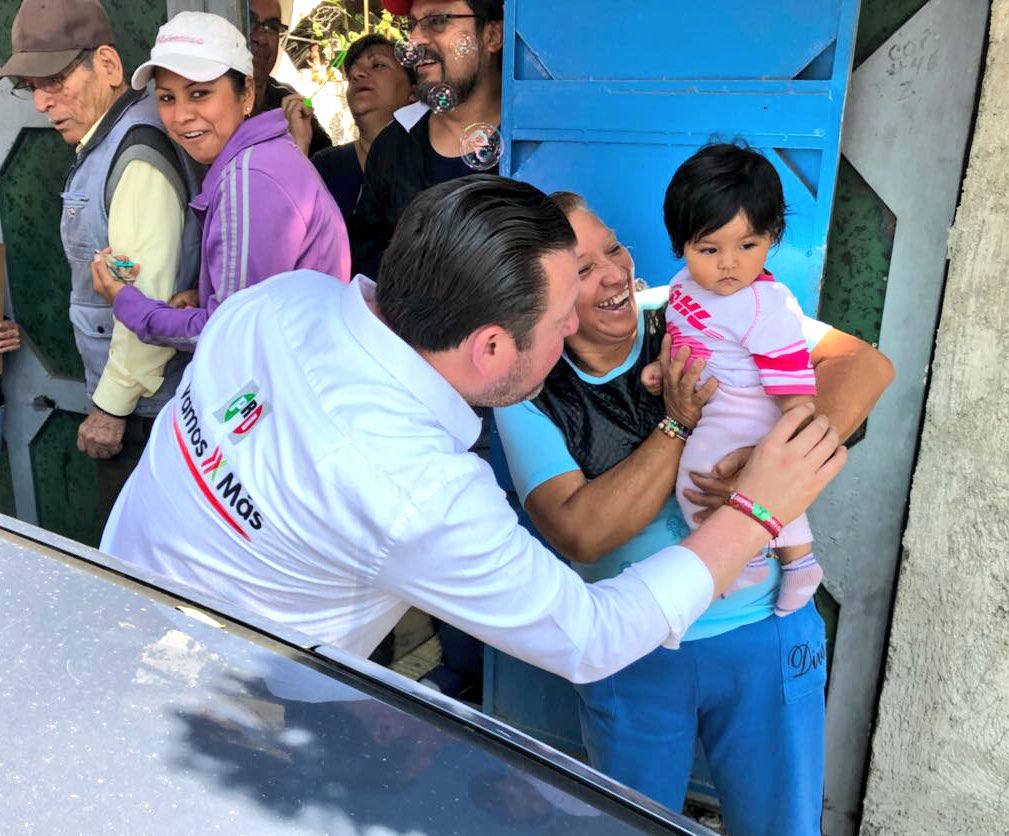 Luis_GQM's tweet photo. Estás son las familias Contrerenses de la Col. La Malinche que nos comparten su experiencia y necesidades. ¡#VamosXMás seguridad para La Magdalena Contreras! https://t.co/oZyFLBUPPd
