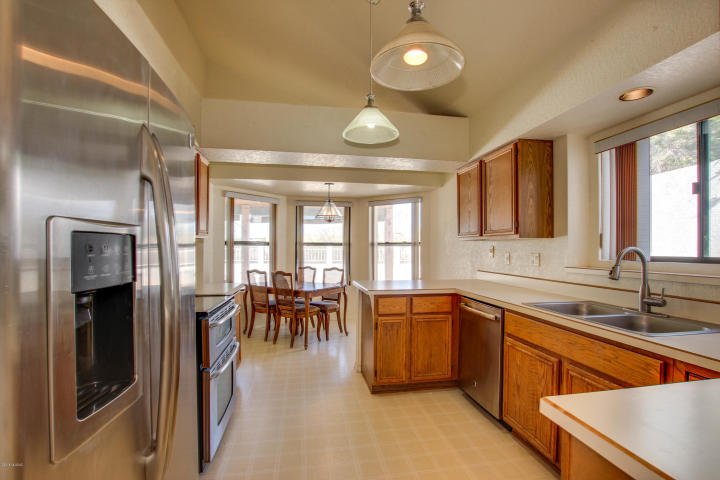 StinsonCurt's tweet photo. CANADA HILLS OPEN HOUSE!
PRICE REDUCED
Wednesday (5/2) 10 AM - 2 PM
10483 N Autumn Hill Ln. 85737
Wonderful 3 bd 2 bth home in Oro Valley, AZ. Open & bright floor plan w/ vaulted ceilings! Stop by this Wednesday! π΅π
#OpenHouse #CanadaHills #RealtyExecs #StinsonGroup #OroValley https://t.co/DQX980FzHR
