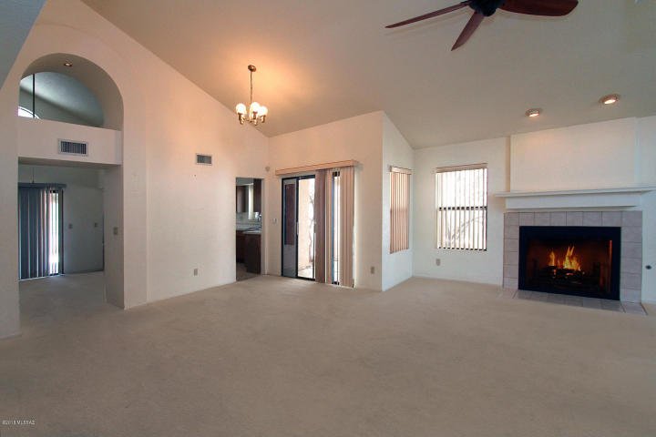 StinsonCurt's tweet photo. CANADA HILLS OPEN HOUSE!
PRICE REDUCED
Wednesday (5/2) 10 AM - 2 PM
10483 N Autumn Hill Ln. 85737
Wonderful 3 bd 2 bth home in Oro Valley, AZ. Open & bright floor plan w/ vaulted ceilings! Stop by this Wednesday! π΅π
#OpenHouse #CanadaHills #RealtyExecs #StinsonGroup #OroValley https://t.co/DQX980FzHR