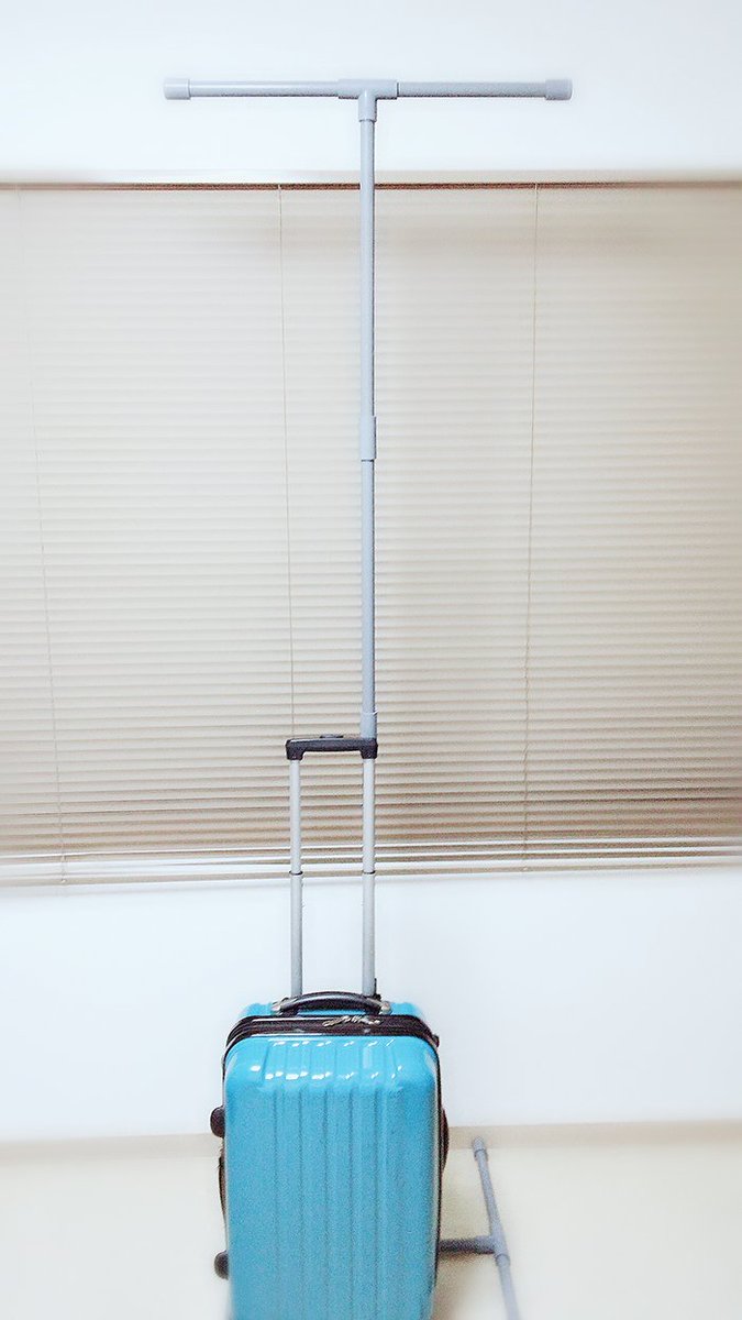 鯖 脱稿後ポスター作ろうって思いたったのはいいけどポスタースタンド持ってないってことで塩ビで自作 不器用練度maxでも作れました