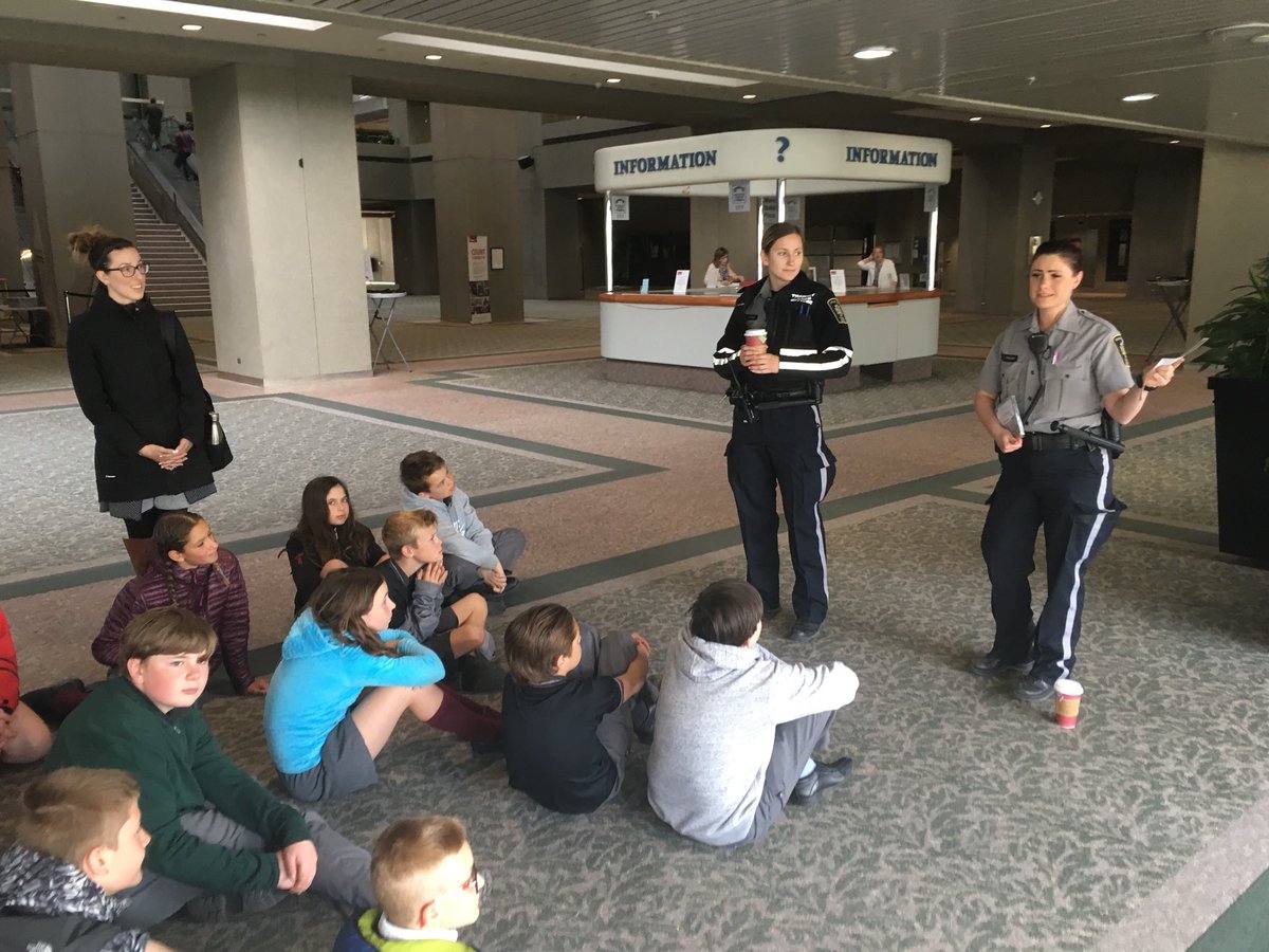 Thanks for speaking to our students officer Toner! <a href="/calgarytransit/">Calgary Transit</a> <a href="/rundleacademy/">Rundle Academy</a>