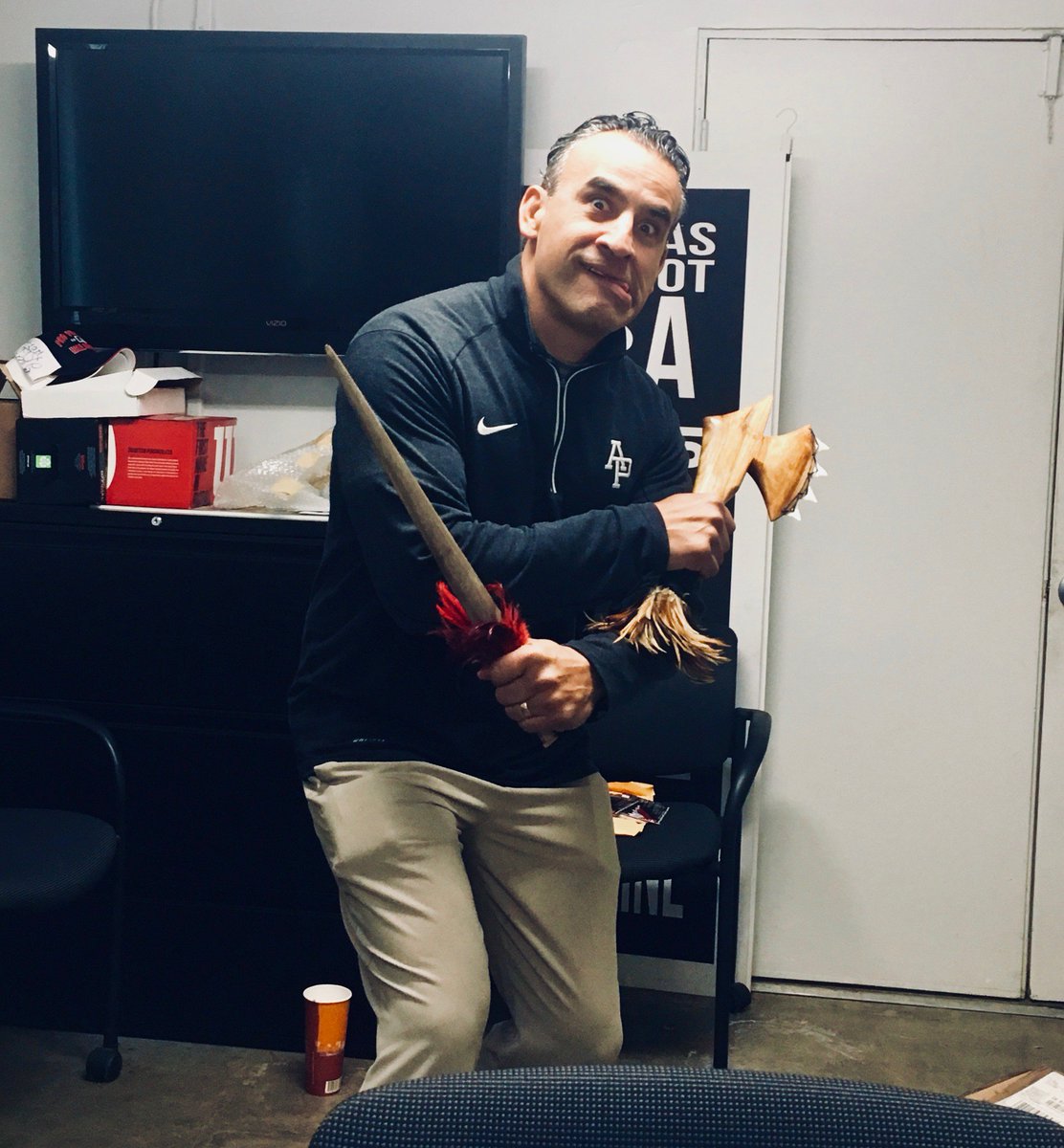 Score2Win's tweet photo. Its not an @apufootball Golf Tournament until the Old Hawaiian Weapons get here from the Muti Family! @vscwintoday is ready for battle... @NickRolovich what you got in your arsenal? #haveitallatAP #toliveandplayinLA
https://t.co/u4MrRT5IRQ https://t.co/HDi5VWm7tT