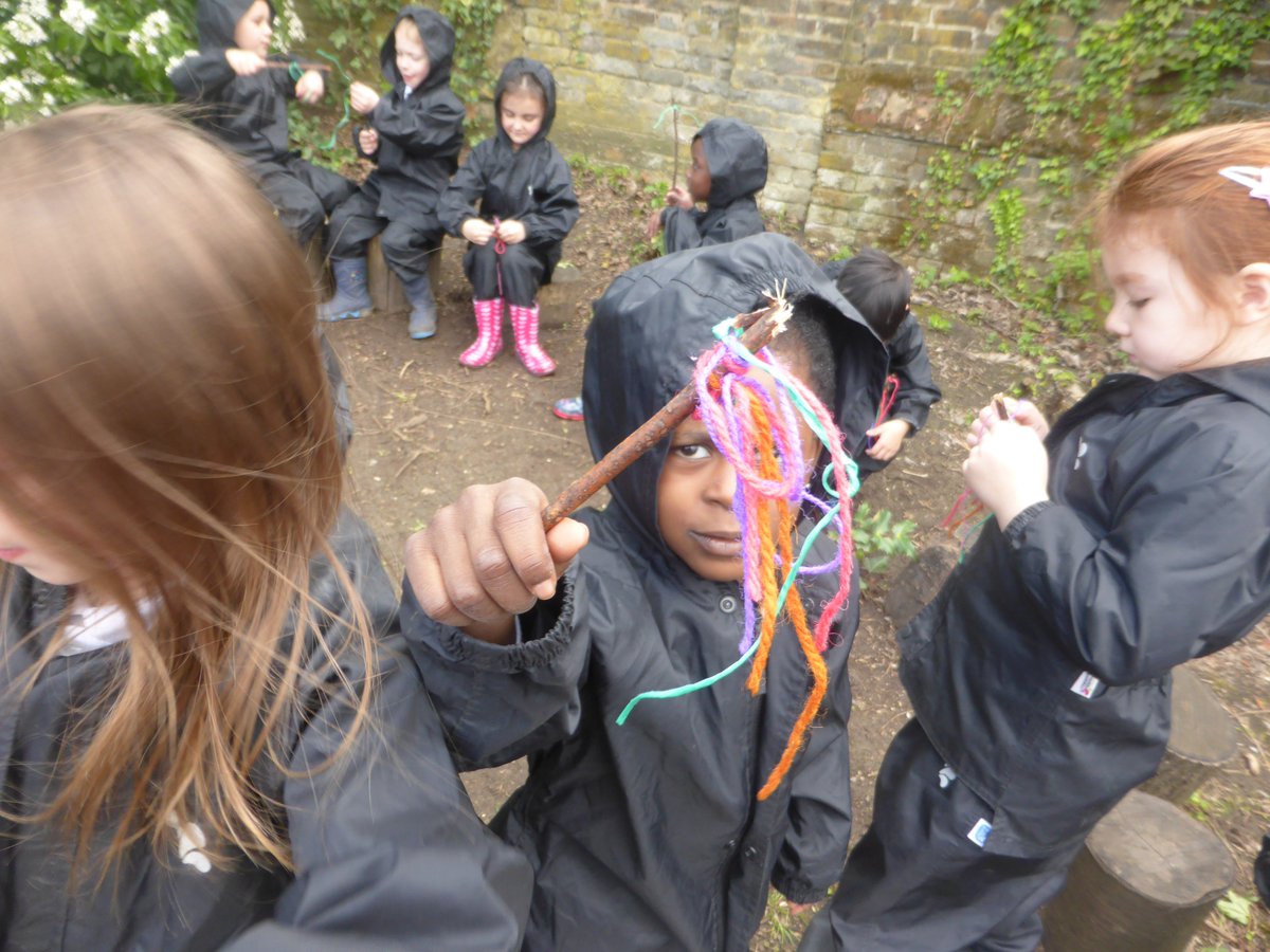 WoodhillFS's tweet photo. We made lots of #growthmindset choices in #forestschool today; learning to tie a knot and using this skill to make ribbon wands. It was tricky but we persevered! @WoodhillSchool https://t.co/t8NUHBCsMA