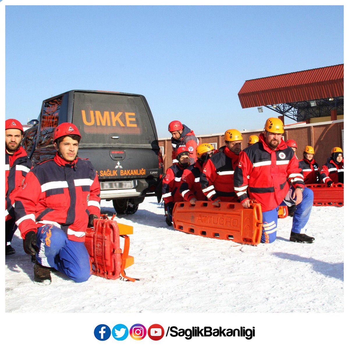 Başta sağlık çalışanlarımız olmak üzere tüm çalışanlarımızın “1 Mayıs Emek ve Dayanışma Günü”nü kutluyoruz.