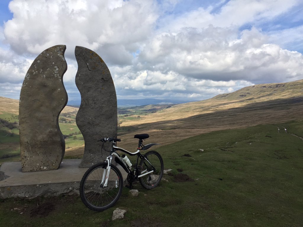 oldcrofthouse's tweet photo. Sometimes you just have to get on your bike...
#kirkbystephen #cumbria #westmorlanddales #cycling @WeAreCyclingUK #watercut #hellgill #sourceofriver @EdenRiversTrust #penninebridleway #ladyannesway  #neverknowwhattoexpect #steamtrain @setcarrailway #uphillanddowndale #adventure https://t.co/UW8ZtczUZG
