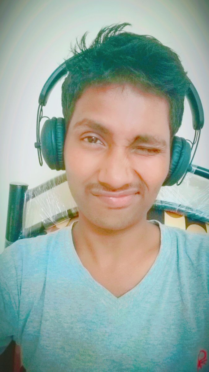 jokermaran's tweet photo. #we_ are_completed_ our_ #futurefilm #script _write
#i_ am_ very_ happy_ now
#iam_ the_ script_ writer_ of_ this_ movie
#thanks_ for_ the_ opportunity_ my_ dear_ director https://t.co/A382IR00Ka