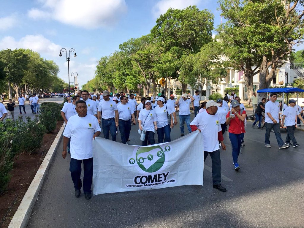 ImdutYucatan's tweet photo. @ComeyYucatan participa en la marcha conmemorativa para celebrar el #DíaDelTrabajo con el compromiso de seguir trabajando por la Zona Metropolitana de Mérida con profesionalidad y renovado entusiasmo. #SomosCOMEY https://t.co/RBg1ue3m9Q
