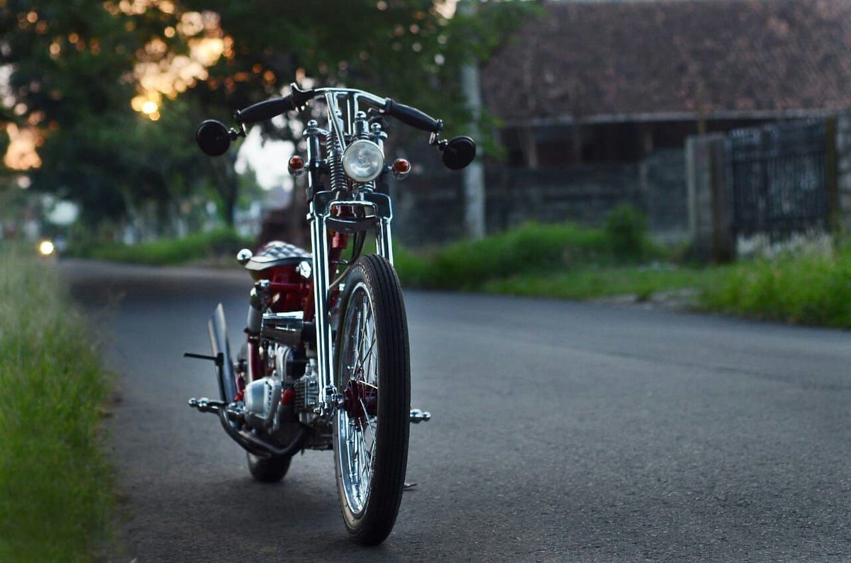 ChadsasRichard's tweet photo. FOR SALE Honda C86 Chopper , Surat Kumplit , Fast Respon 📱/📞 085223918885 #ForSale #hondamotorcycle #chopper #jualbeli #motorcustom https://t.co/MhumMysNhw