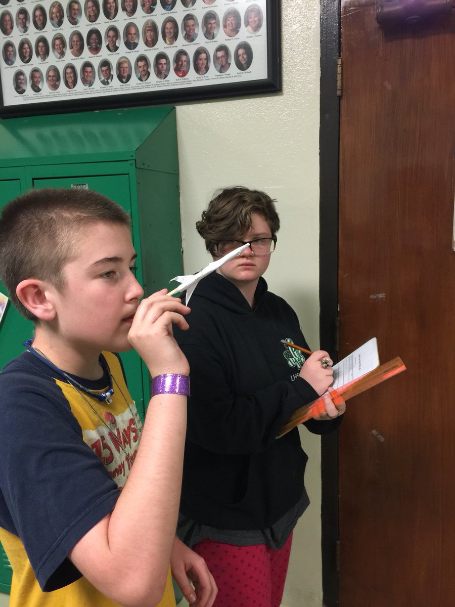 Momma_Cos's tweet image. Straw Rocket Competition! ☘️Quadratic Applications #MakeItReal #teach180
#testingisover ❤️