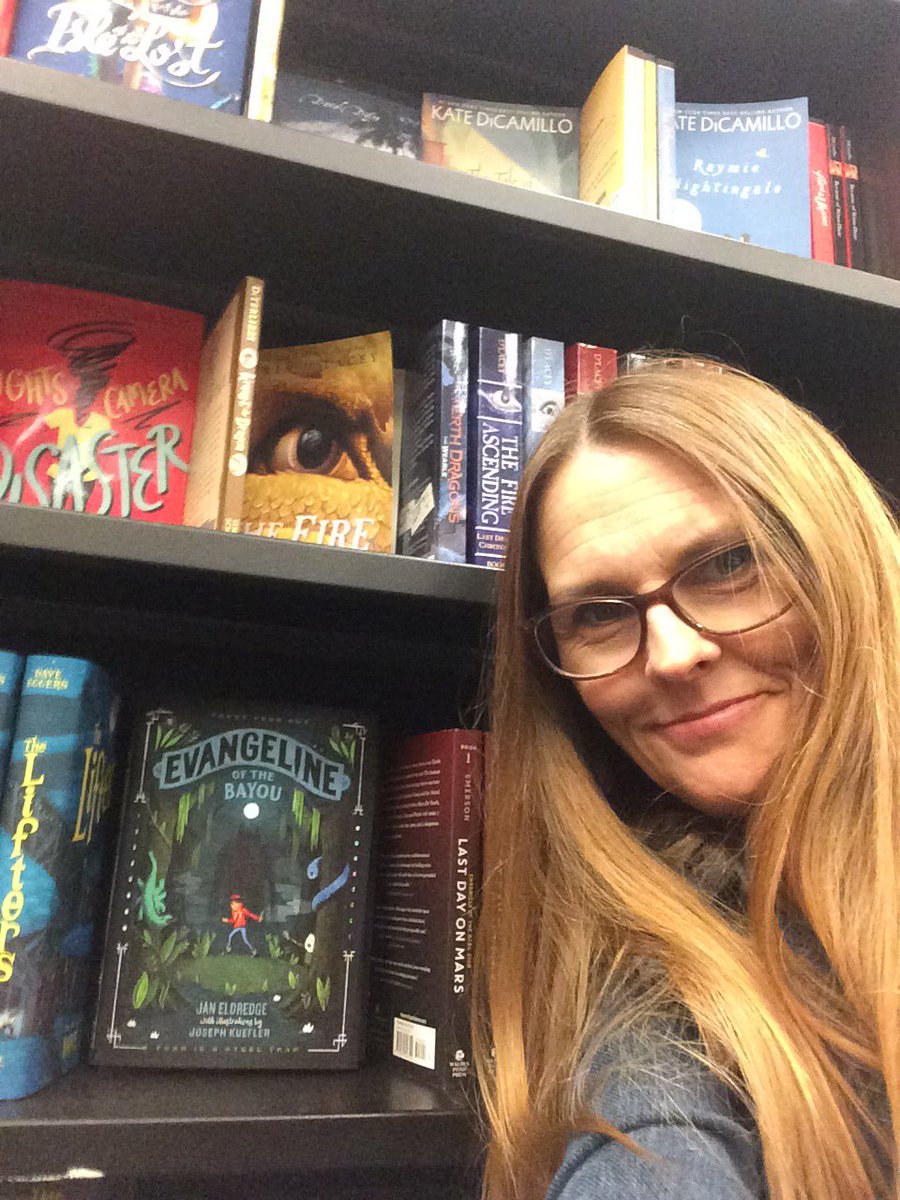 JanEldredge's tweet photo. Selfie time at Books-A-Million. 😛 https://t.co/BGeEvJmQMc