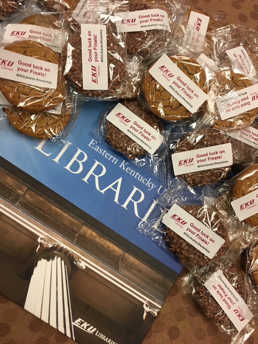 ekulibraries's tweet photo. Be on the lookout for library staff, who are delivering @LittleDebbie snacks to you while you study today! #RandomActsOfSnacks #DeStress #HangInThere #EKULibraries #HeretoHelp #LittleDebbie https://t.co/DhZ916OKOb
