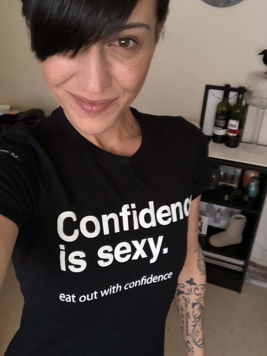 May is food allergy awareness month! Eat out with confidence. Thanks to <a href="/DineAware/">Dine Aware™</a> for my tshirt! 
#allergyawareness #foodallergies #dineaware #dineoutwithconfidence