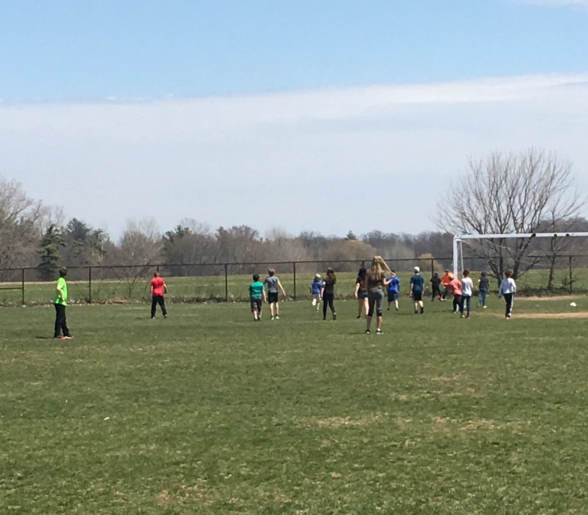 loro1064's tweet image. We are loving this beautiful weather! #bulldogproud #recessfun @GEDSB