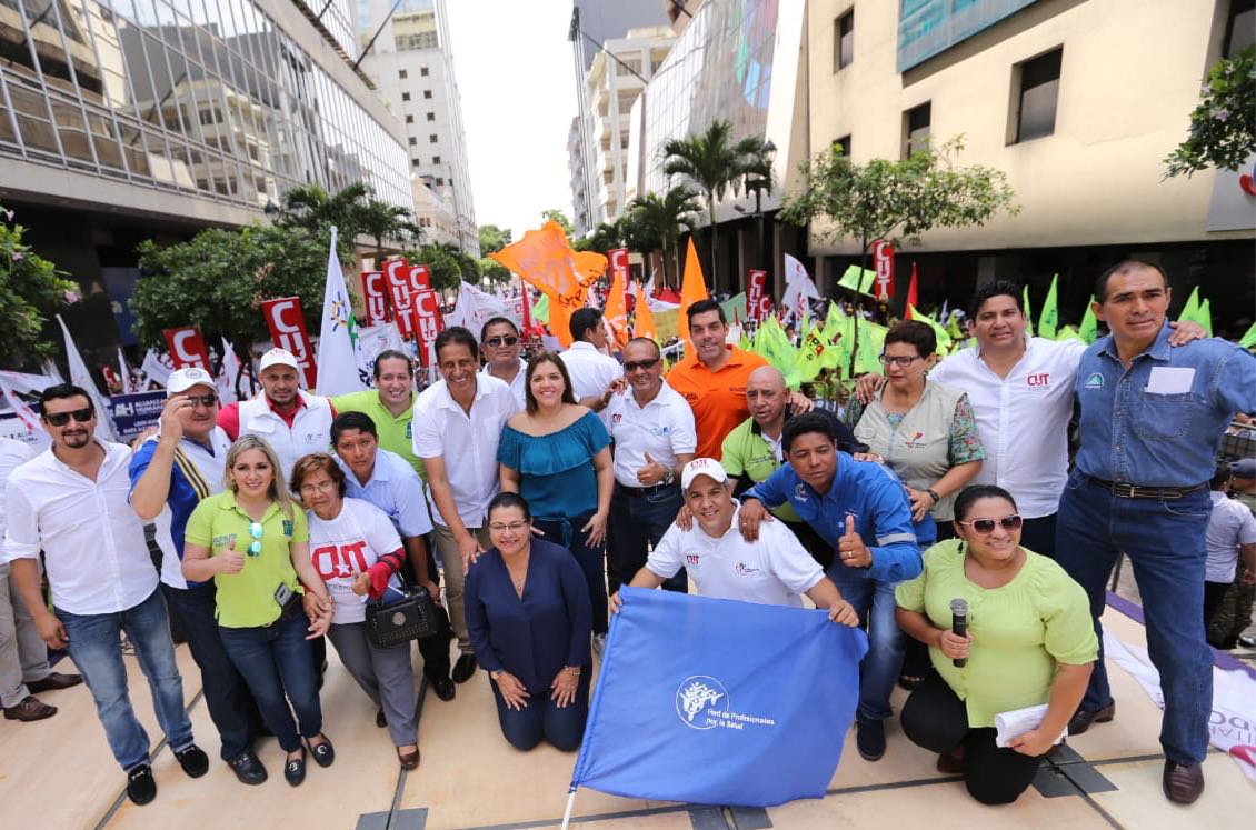 Jamás serán negociables los derechos de los trabajadores, ese es un mandato que reiteramos y ratificamos en el proceso de Montecristi. #EcuadorTrabajaUnido