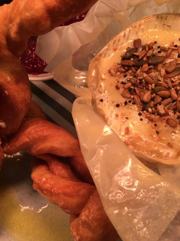 HandandSceptre's tweet photo. Whether you're sharing with friends or eating alone, our gooey camembert with garlic butter breadsticks is the perfect appetizer! https://t.co/6dRiU6L23y