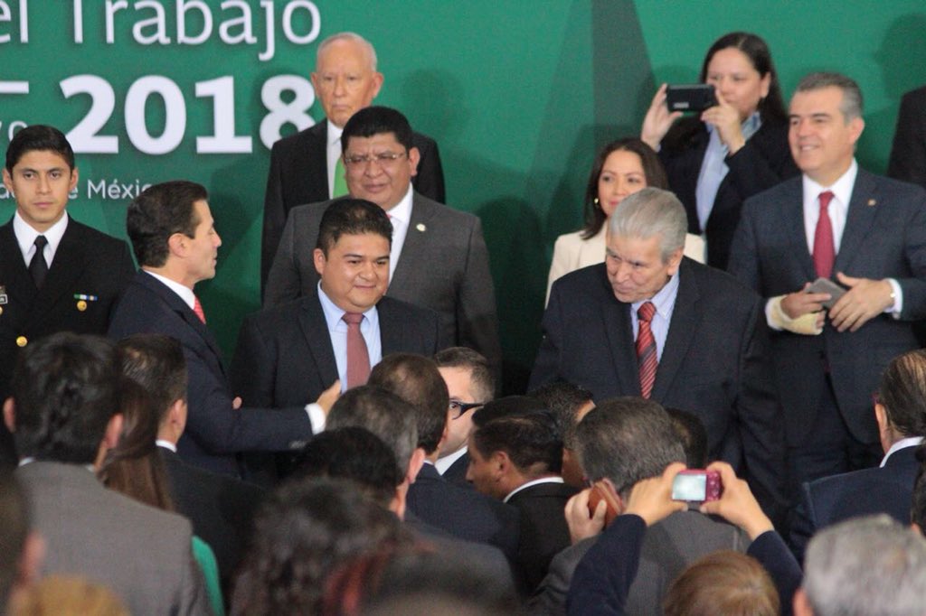 CTM_MX's tweet photo. Compañeros #cetemistas  estamos listo para escuchar a nuestro líder @CarlosAceves_ y al Presidente @EPN 
#DíaDelTrabajo https://t.co/amIgWpNFhH