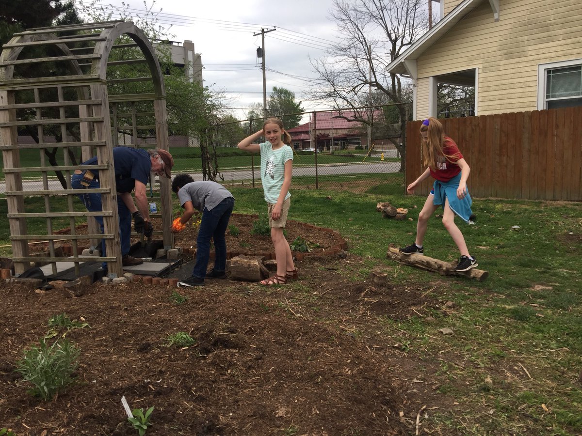 MarlerKatherine's tweet photo. @PhelpsCenter students design a walkway and build for beauty in the Structure class https://t.co/dQ3rtAdDdV