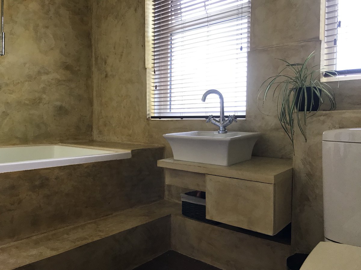 #polishedplaster #marbleplaster #bathroom #wetroom #interiordesign #luxury #