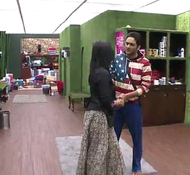 shruti_H_'s tweet photo. This episode and this #virshi Moment 😄 He was always there for her whenever she needed support, consoled her, stood up for her 🤗 as arshi said in 1 episode 'dosti me woh banda bahot achha hai' a loyal friend 'Vikas' 😘 @lostboy54 #NovemberThrowback #VikasKaBirthday https://t.co/2gLnn0cAlX