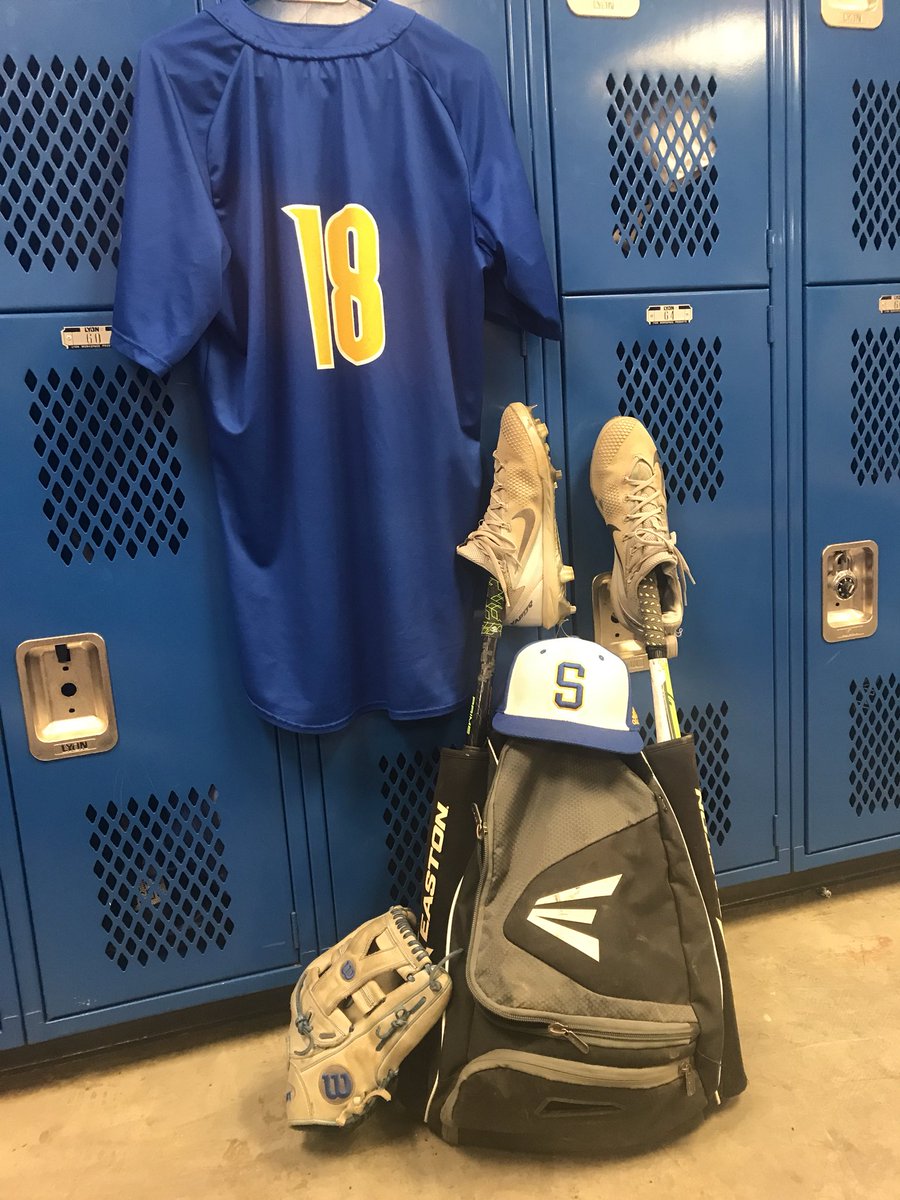 SeckmanBatThots's tweet photo. Words can’t explain how much love this team has for him! All we can do is hope for the best #for18 https://t.co/dXwrqrYAbw