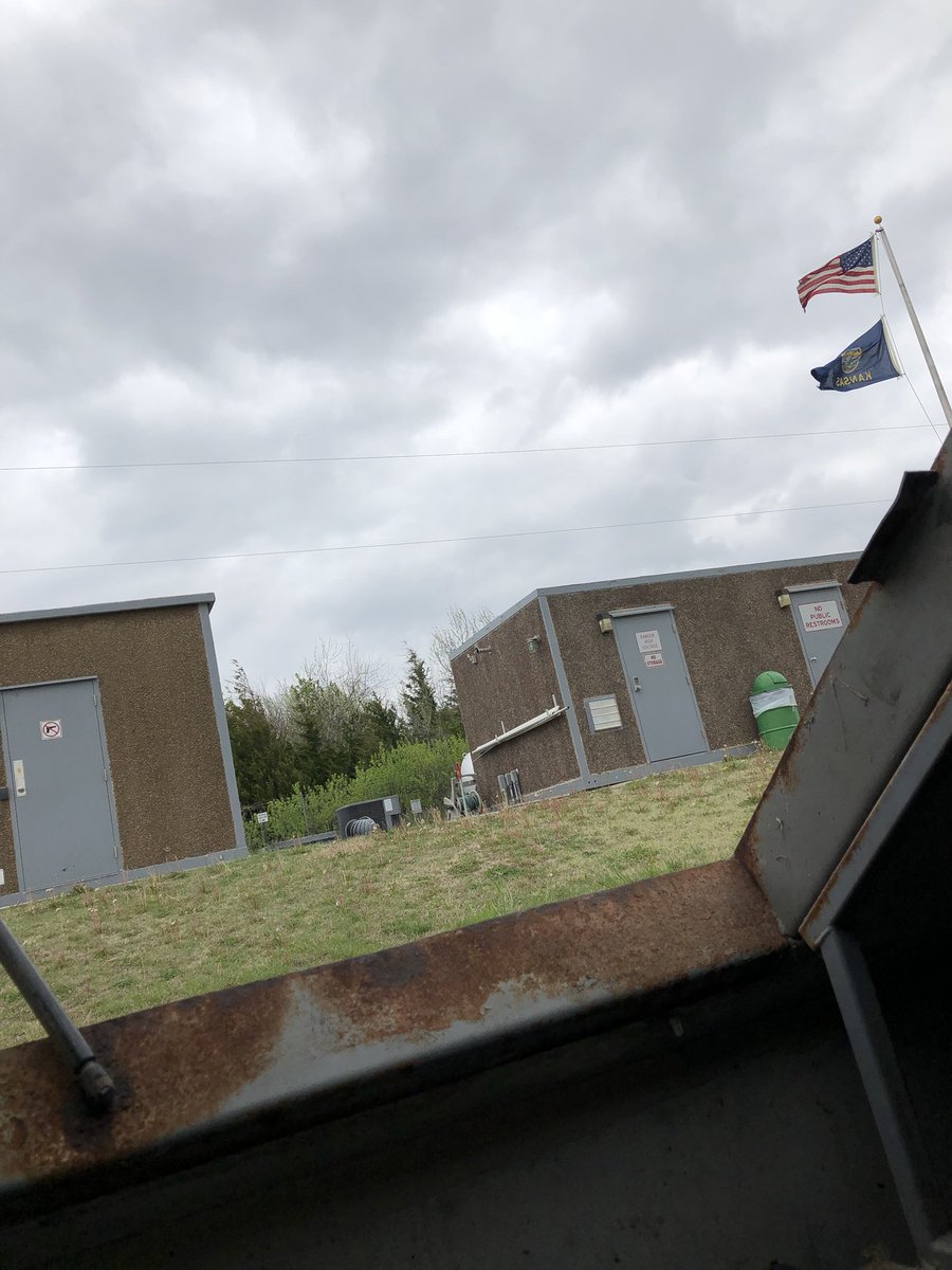 jpetramala's tweet photo. What it’s like inside one of the 30 storm shelters along the #kansasturnpike #kswx @breakingweather @accuweather https://t.co/ojqiw1feFV