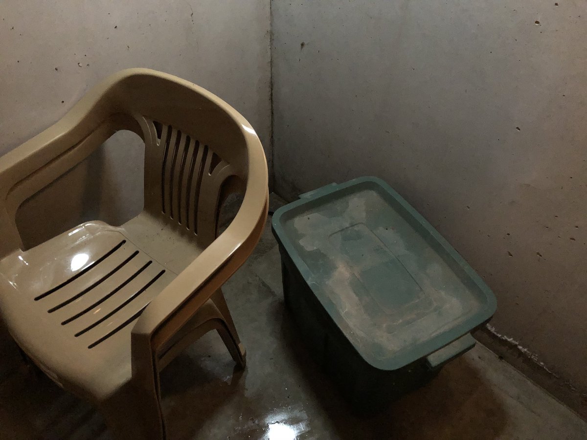 jpetramala's tweet photo. What it’s like inside one of the 30 storm shelters along the #kansasturnpike #kswx @breakingweather @accuweather https://t.co/ojqiw1feFV