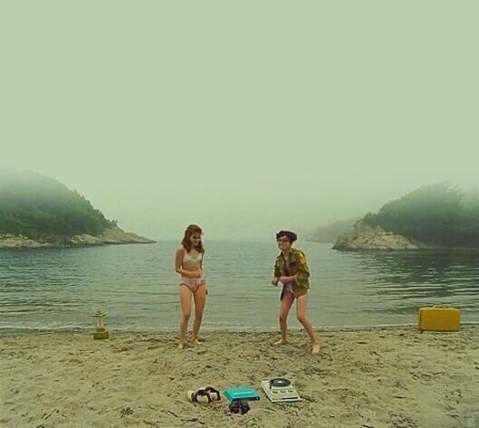 ¡Qué su martes sea lindo, como una película de Wes Anderson!   Happy birthday genius! 