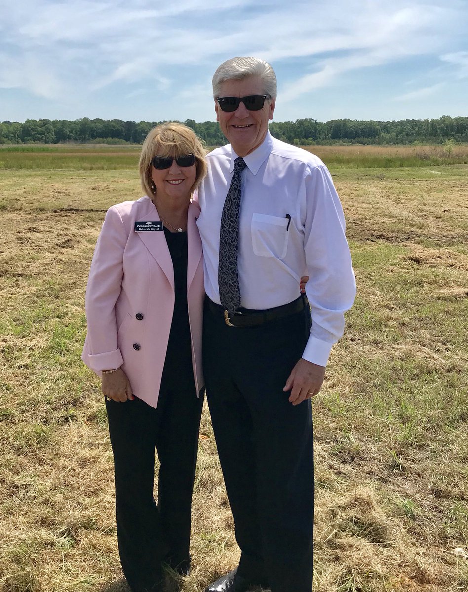 RT <a href="/PhilBryantMS/">Phil Bryant</a>: We broke ground on the Waterton development in Flowood today where the Community Bank headquarters will be located upon its completion. The development will encompass 230 acres, have 560 homes, and 800,000 sq. ft. of commercial space.