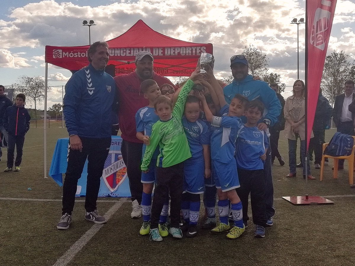 RESULTADOS

"V TORNEO ANDRÉS TORREJÓN"

Prebenjamín A-B 2
@inter_mostoles 4

Prebenjamín A-B 6
@DeporLibertad 2

🥉Posición de nuestros Prebenjamines...🏆

Agradecidos de la invitación al Torneo del <a href="/Mostoles_cf/">Móstoles C.F.</a> y dar la enhorabuena por la organización... 👏👏