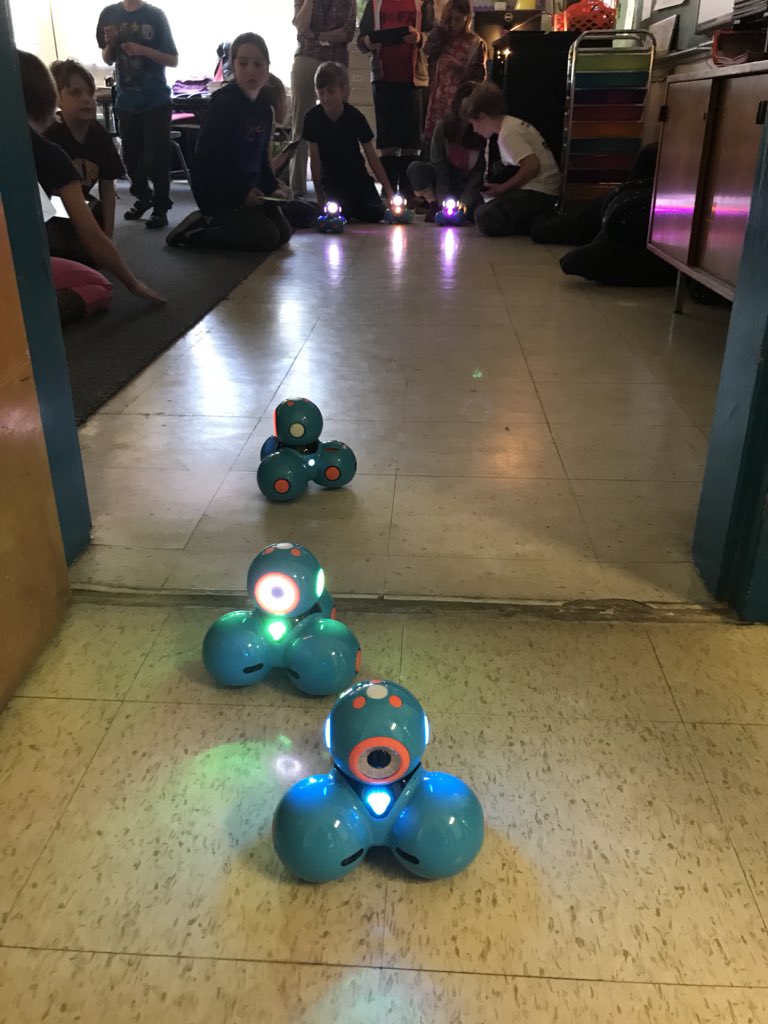 wsdvtschool's tweet photo. 4th graders programming with Dash Robots today at Westford School! #wsdsch #ewsd #codingisfun. https://t.co/Y4hxm2eJ3V