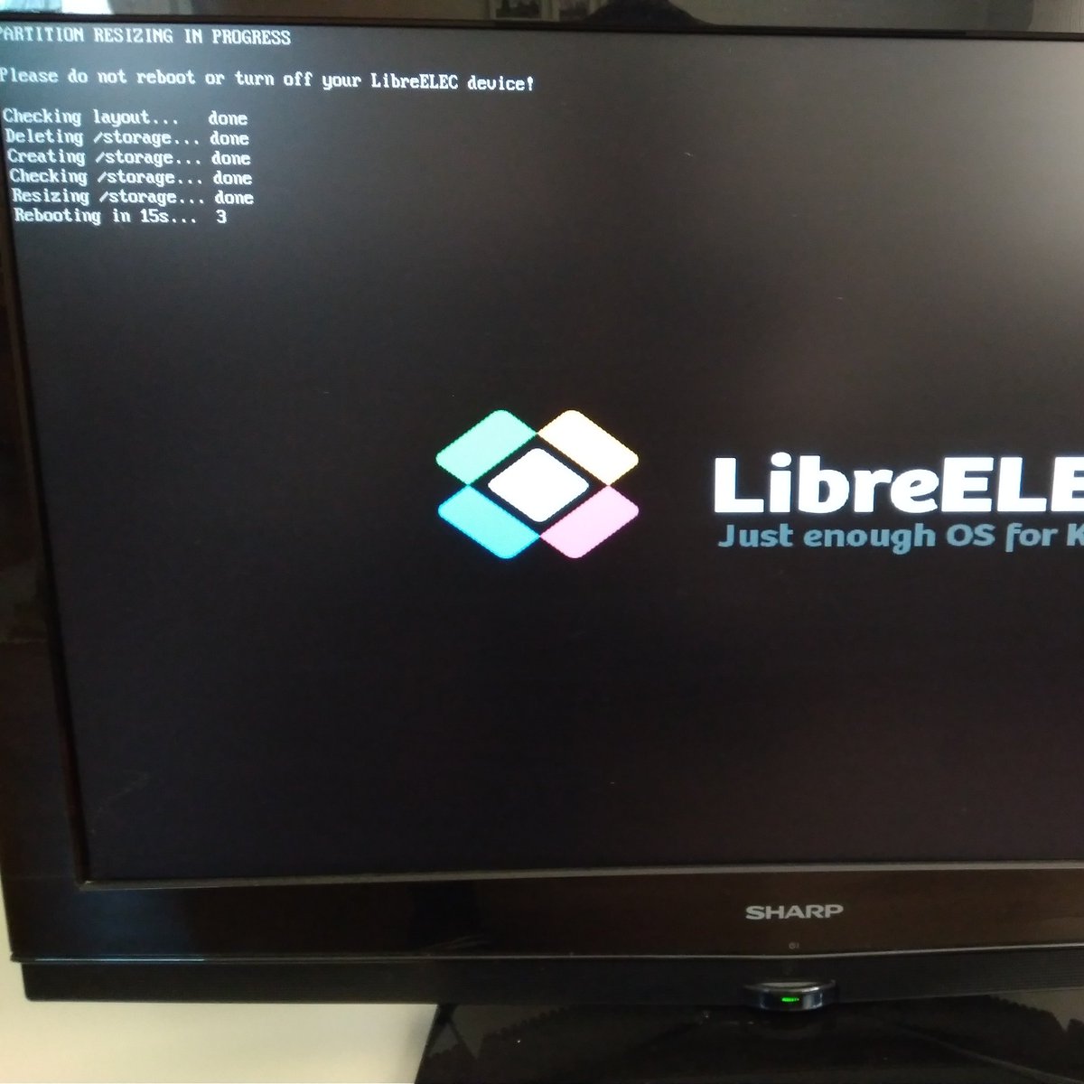 time4ee's tweet image. #RaspberryPi 3B Plus and #Libreelec is amazing connection. 
#raspberrypi3bplus #linux #mediacentre