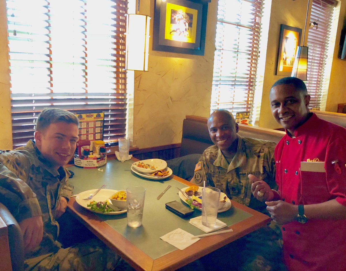 BrooksBaine's tweet photo. 5 different tables tried to pay for these service men today. #Greatcustomers #tworows https://t.co/D6ViRnpvPg